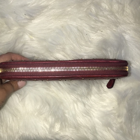 AUTHENTIC PRADE LONG GOLD TONED ZIP WALLET - Picture 4 of 15